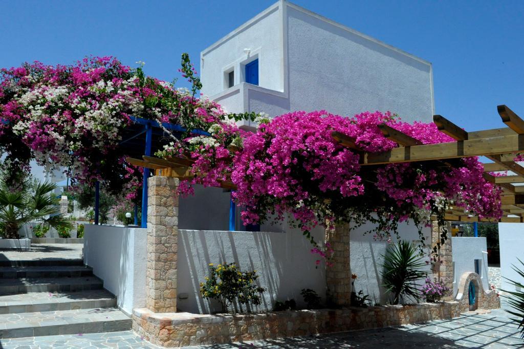 Glaronisia Hotel Pollonia Exterior photo